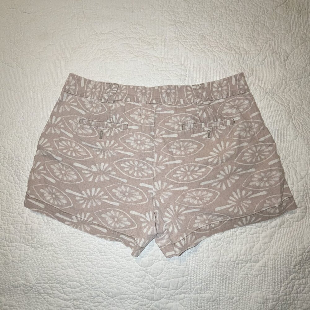 Loft Linen Shorts - Picture 2 of 4